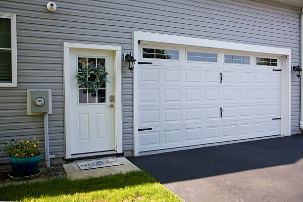 24/7 Emergency Garage Door Panel Replacement experts in Boston, MA